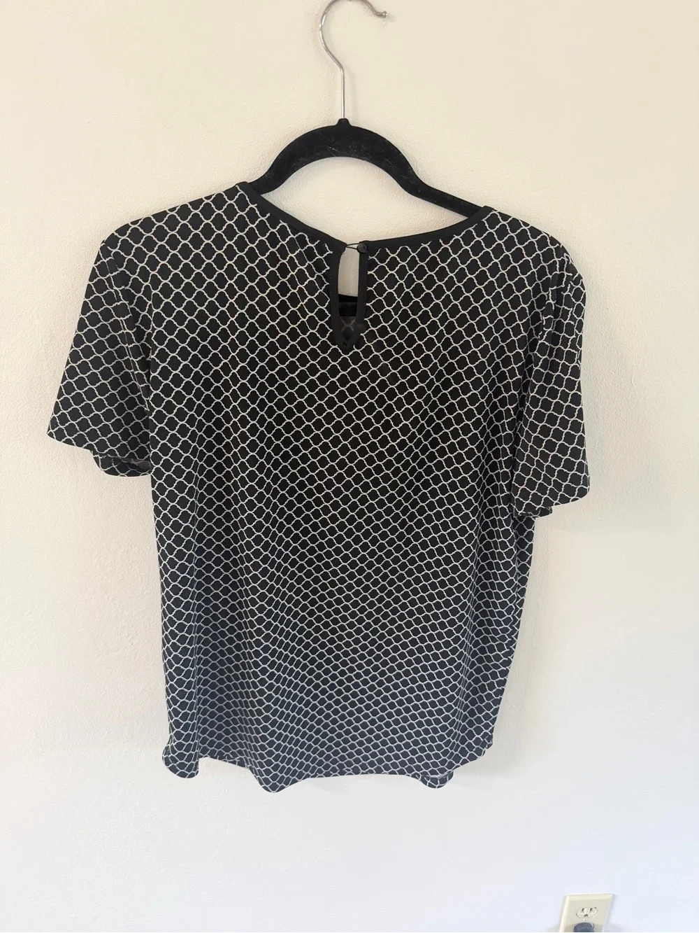 Black Short-Sleeve Top with White Lattice Pattern